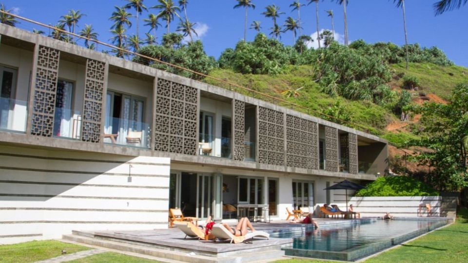 Modern Beach Villa with Roof Garden