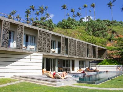 Modern Beach Villa with Roof Garden