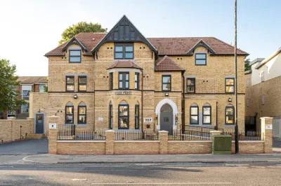 Hotel DC, Stratford Hotels near Shirdi Sai Baba Temple - London, East Ham