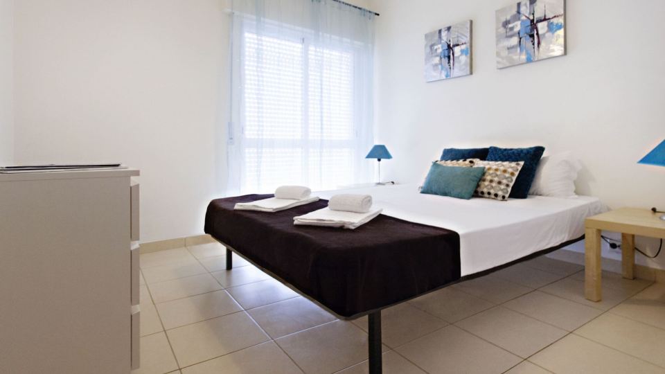 Bluesky in Faro With 1 Bedrooms and 1 Bathrooms