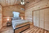 Rustic Cabin with Firepit and Grill - 10 Mins to Main St Hotels in Gillespie County