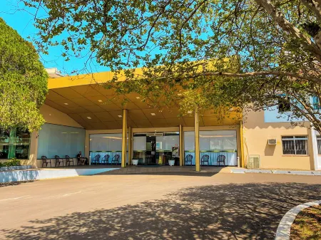 Hotel Monalisa Отели рядом с достопримечательностью «Igreja São Paulo Apóstolo»