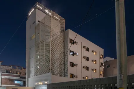 Aank Hotel Cheongju Ⅱ Отели рядом с достопримечательностью «Cheongju Zoo»