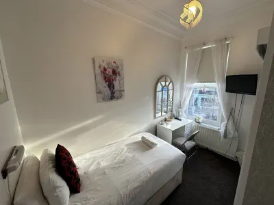 Ocean Road Rooms Hotels near Vision Express Opticians at Tesco - North Shields