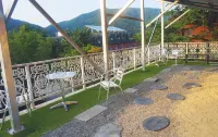 White House - Mountain view