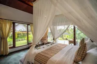 Green Sari Private Villa Hotels near Sambahan