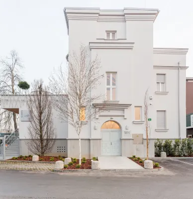 WH Apartments Hotels in Siska District