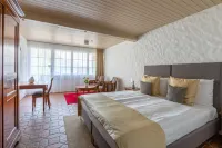 Swiss-Chalet Merlischachen - Romantik Schloss-Hotel am See Hotel a Root