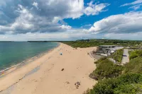 Sherbourne House - Seaside Apartment - 3-Star