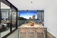 Circle on Cavill - Self Contained & Privately Managed Apartments - Wow Stay