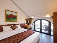 La Fleur Premium Central Apartment Hotel Hotels near Dalat Central Post Office