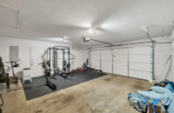 Jacuzzi Tub-Walk to Dining & Shopping-Garage Parking