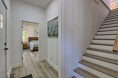 Newly Renovated & Spacious 4/3.5 Peaks Ridge @ Downtown Clayton - Pet Friendly!