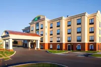 Holiday Inn Express & Suites Newport South Отели в г. Ньюпорт
