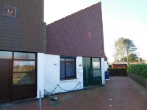 Sunny, modern first floor apartment with private, sheltered south-facing garden