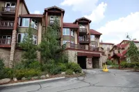 Stunning Views and Ski-in Ski-Out Access - Luxurious Mountain Escape