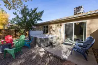 New Listing: Private Spa | Sunroom | Pool | Garage | Close to Parks | C347 Entrada #424 - Moab Lodging, Vacation and Travel Tips 주변 호텔