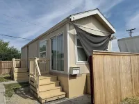 Comfy 1-bedroom mobile home in Hanford near Downtown