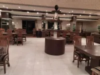 Hotel Sheela Shree Plaza - พร้อมอาหารเช้า