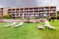 Beachfront retreat with lanai, WiFi, pool, & hot tub - prime turtle spot Hotels in Maalaea