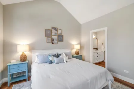 Marina Views and Cozy Deck - Charming Duplex Retreat