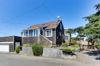 Newport's Cypress Oceanview Home