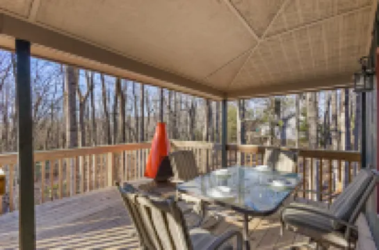 Cozy Cabin with Scenic Activities - Charming Mountain Hideaway