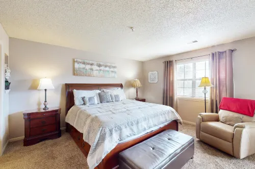 Ground-level condo with pools, gym, hot tub, & sauna - mins to Branson strip Hotels in Hollister