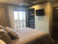 Scenic Balcony and Spacious Outdoor Area - Charming Escape Hotels in Township 1