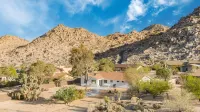 Stunning Pool and Hot Tub with Scenic Views - Exquisite Nature Retreat
