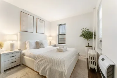 Charming Studio with Dedicated Workspace - Cozy Tranquil Retreat