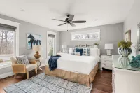 Nature Retreat with Fire Pit and Game Room - Luxurious Escape