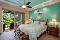 Luxury Townhome with Golf Course Views and Beach Access - Stunning Retreat