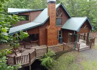 Hot Tub, Game Room and WiFi Access - Cozy Retreat Hotels in Mineral Bluff