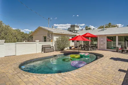 Charming Southwest Retreat - Salt Water Pool, Views Отели в г. Касас Адобс