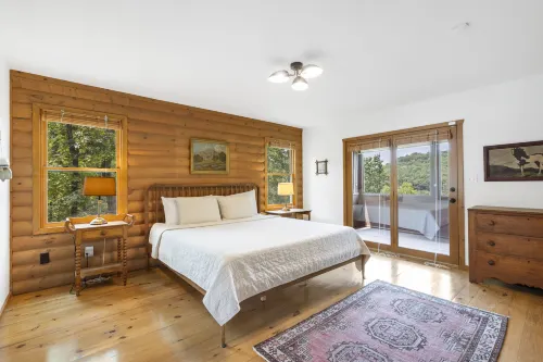 Private Hot Tub and Scenic Lake Access - Serene Log Cabin Hotels in Pine B Township