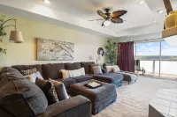 Breathtaking Lake Views and Communal Pool Access - Stunning Oasis