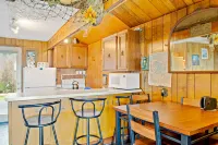 Cozy oceanfront cabin on the beach with views - dog friendly Hotel a Moclips