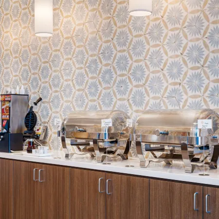 La Quinta Inn and Suites by Wyndham Lincoln