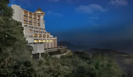 Welcomhotel by ITC Hotels, Tavleen, Chail Отели рядом с достопримечательностью «Sidh Baba Ka Mandir»