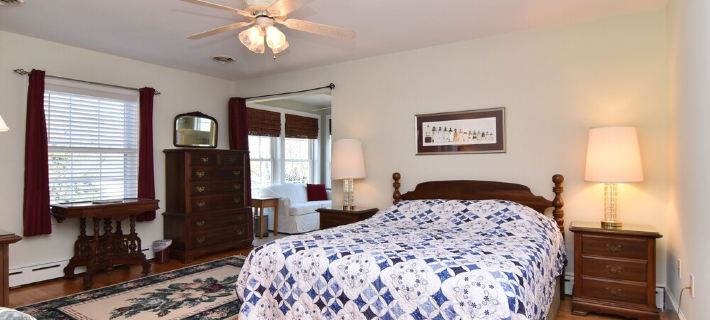 One Block to Beach-Pet Friendly-New 50 Foot 2 Hole Putting Green Ready to Use! Hotels in Dewey Beach