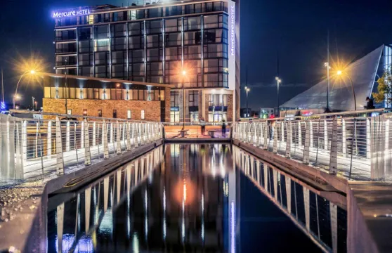 瑟堡中心港口美居酒店