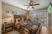 Mountain Retreat - Pool, Hot Tub, Fireplaces, Views Hotels in Cosby