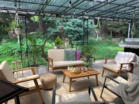 Adorable Bungalow Suite located on the west side of Denver with WiFi, AC