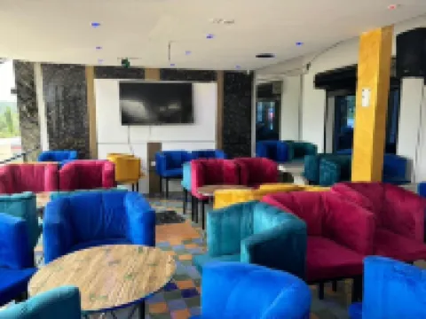 Hotel l'Empire Hotels in Fako