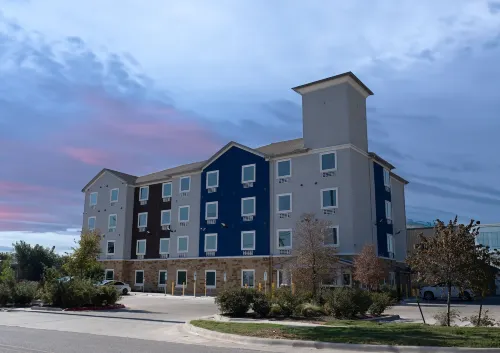 Texas Bungalows Hotel and Hotel Que at I35 Austin Pflugerville Hotels in Pflugerville