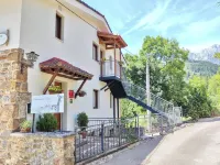 Apartamentos Javier Hotels in Camaleno