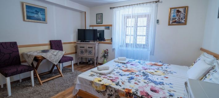 Studios Belvi Hotels in Kotor