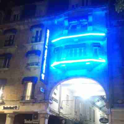 Hôtel Des Arcades Hotel Exterior