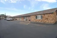 Econo Lodge Inn & Suites Vernal Near Dinosaur Monument - parking